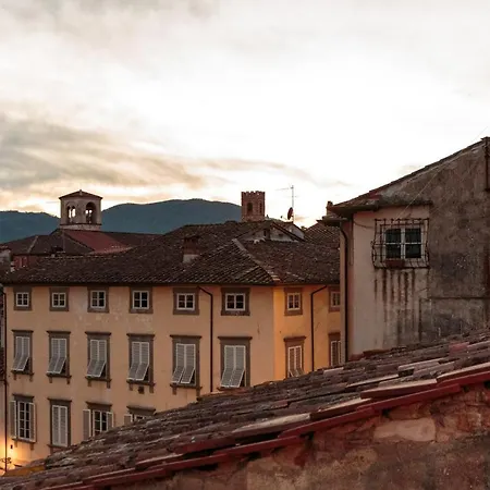 Apartment Terrazza Santa Croce, Panoramic Terrace Penthouse Inside The Walls Of